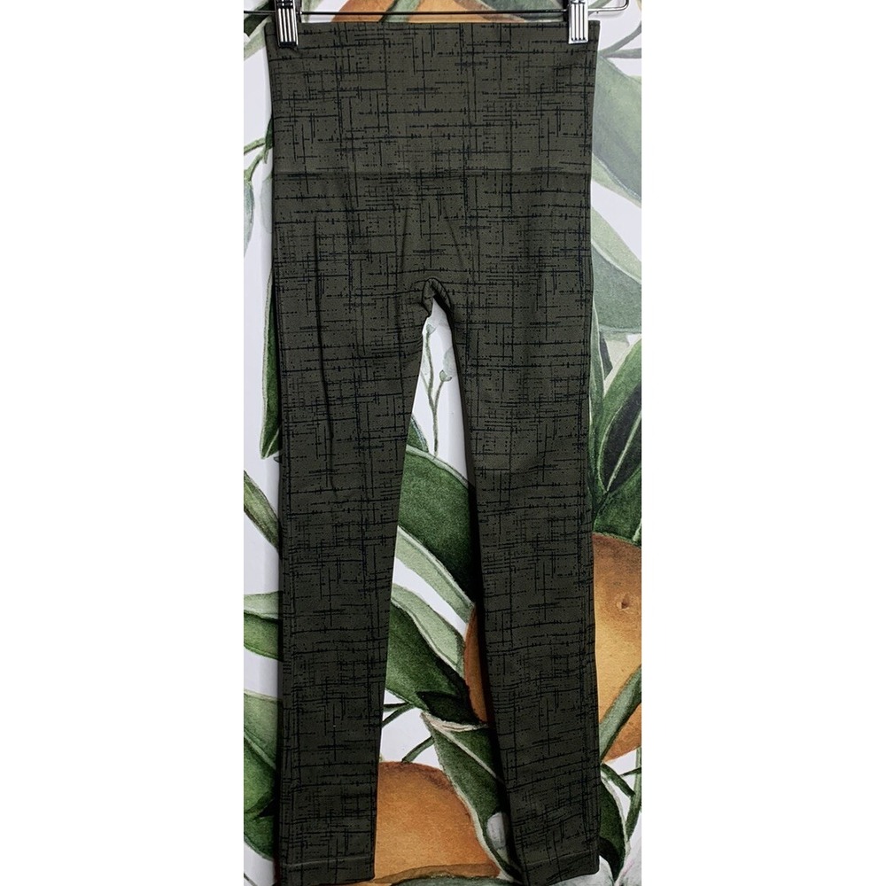 Spanx Medium Look At Me Now Green Crosshatch Seamless High Waist Crop Leggings